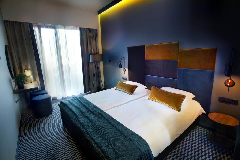 Hotel Remes Opalenica Exteriér fotografie