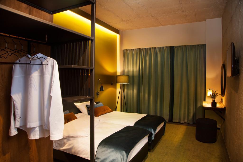 Hotel Remes Opalenica Exteriér fotografie